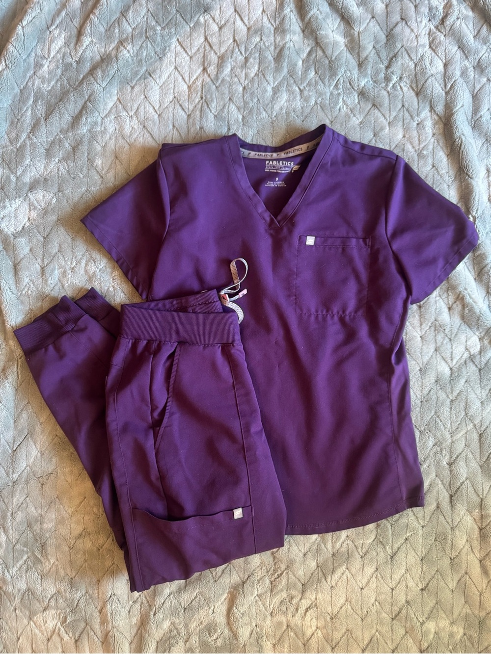 Fabletics Scrub Set